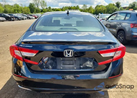 2018 Honda Accord Lx z USA, uszkodzony, nr VIN 1HGCV1F10JA202550